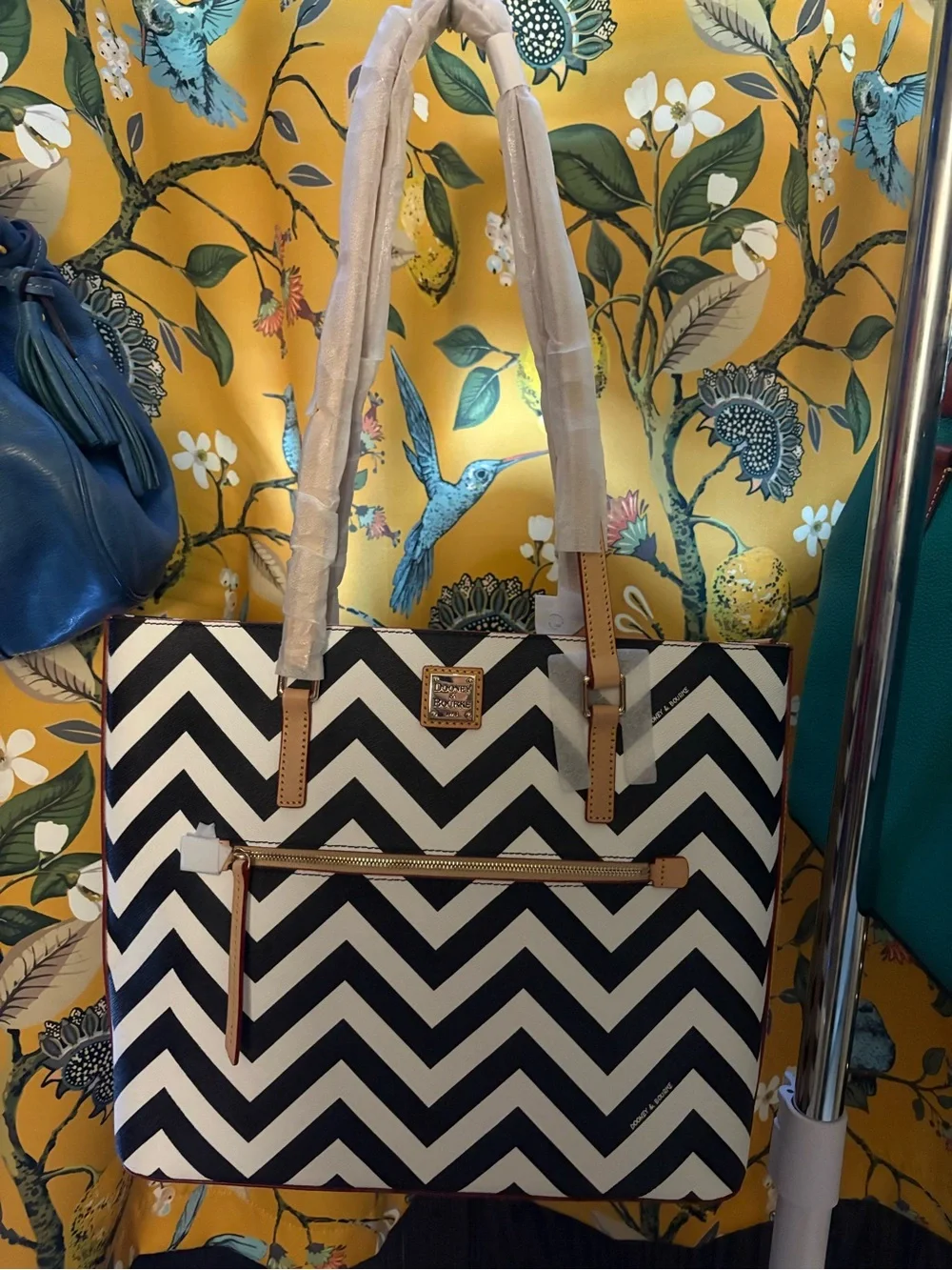 New Dooney And Bourke Black White Chevron Large Shopper Tote